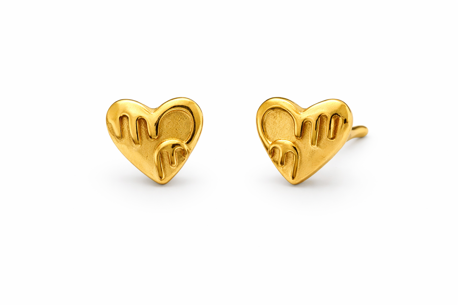 9k Melting Heart Textured Stud Earring