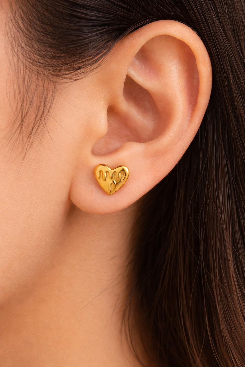 9k Melting Heart Textured Stud Earring