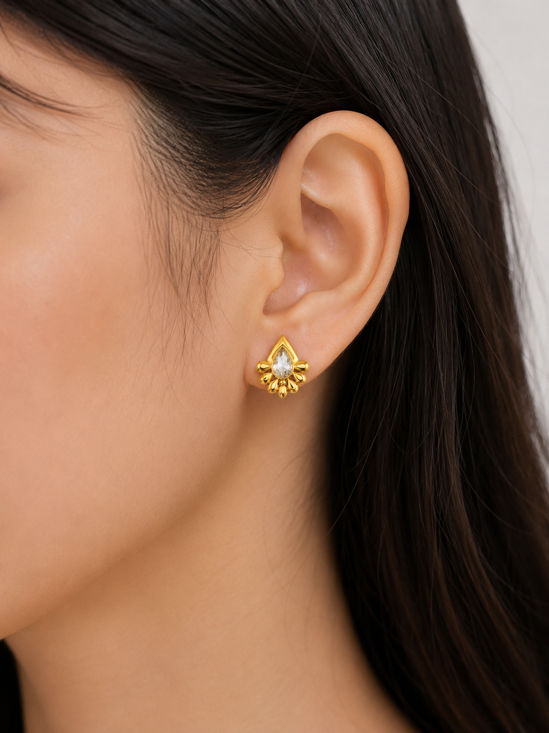 9K Cut Crystal Floral Stud Earrings