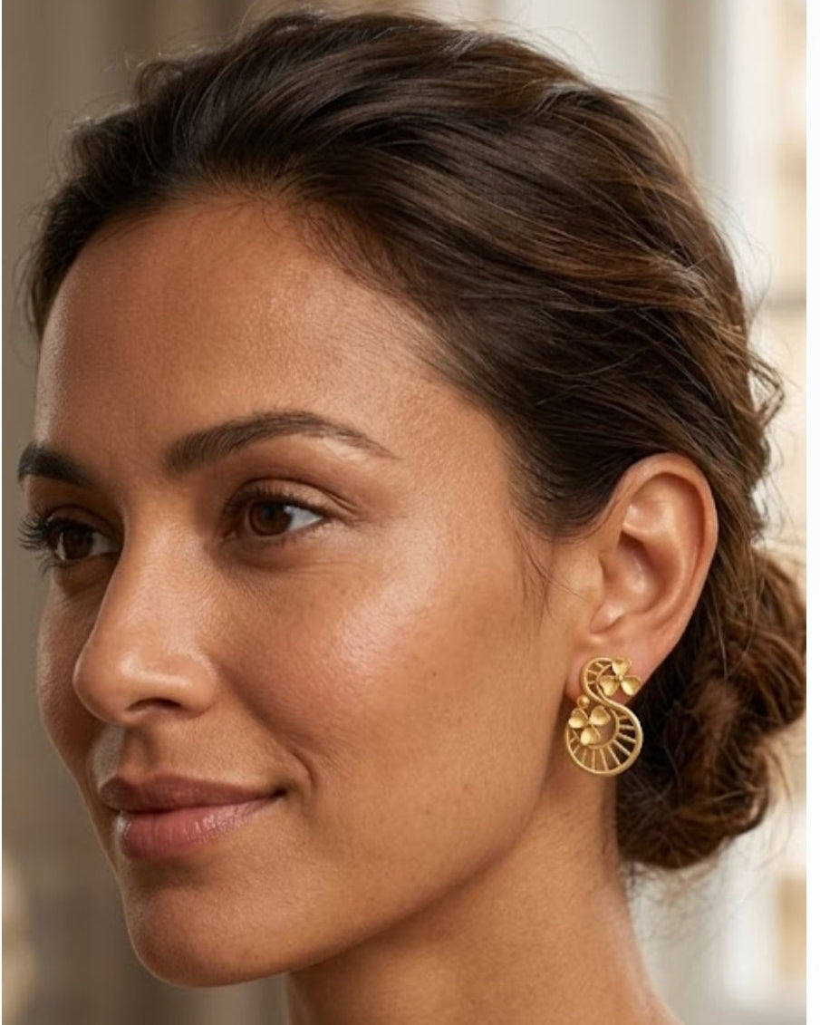 9K Trifolium Filigree Studs Earings