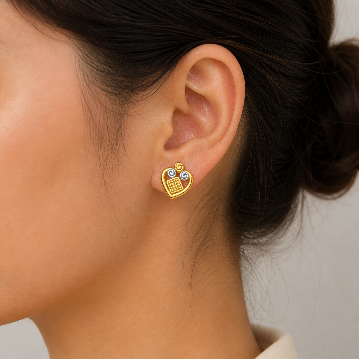 9K Dual-Tone Heart Grid Spiral Stud Earring