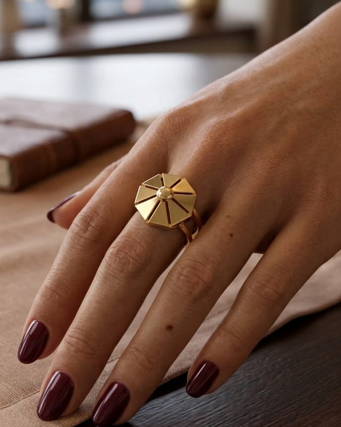 9K Hexagonal Pyramid Split-Shank Ring