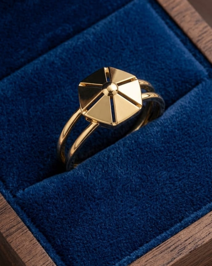 9K Hexagonal Pyramid Split-Shank Ring