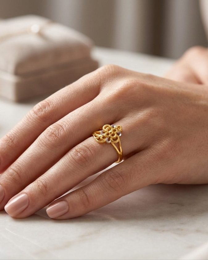 9K Floral Cluster Gold Ring