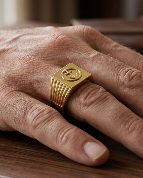 9K Anchor Motif Men's Signet Ring