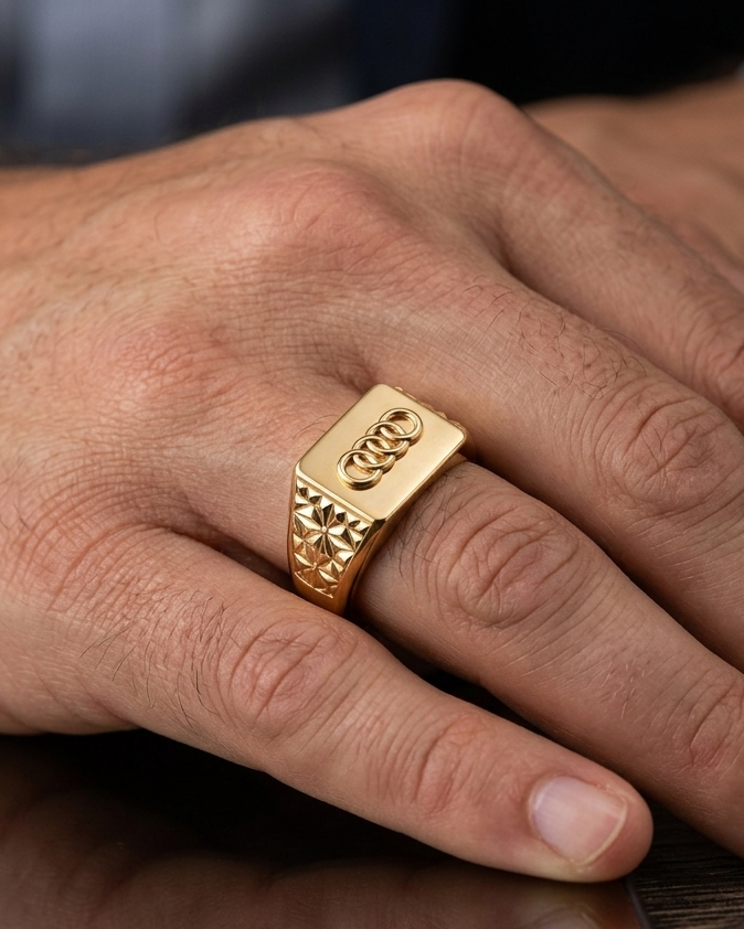 9K Regal Link Signet Ring