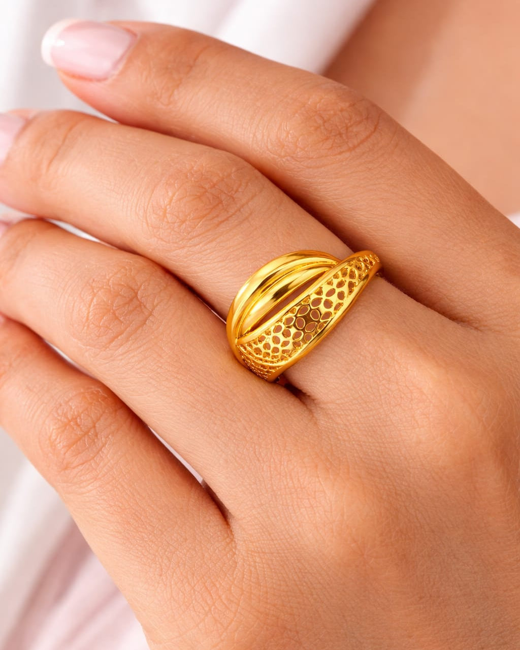 9K Gold Crossover Filigree Dome Ring