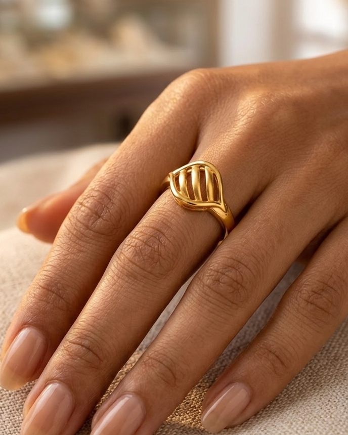 9K Curved Ribbed Dome Ring