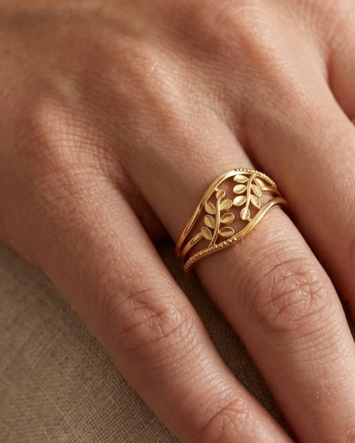 9K Double Leaf Filigree Ring