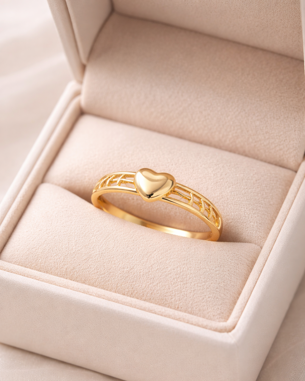 9K Gold Heart & Leaf Cutwork Band Ring